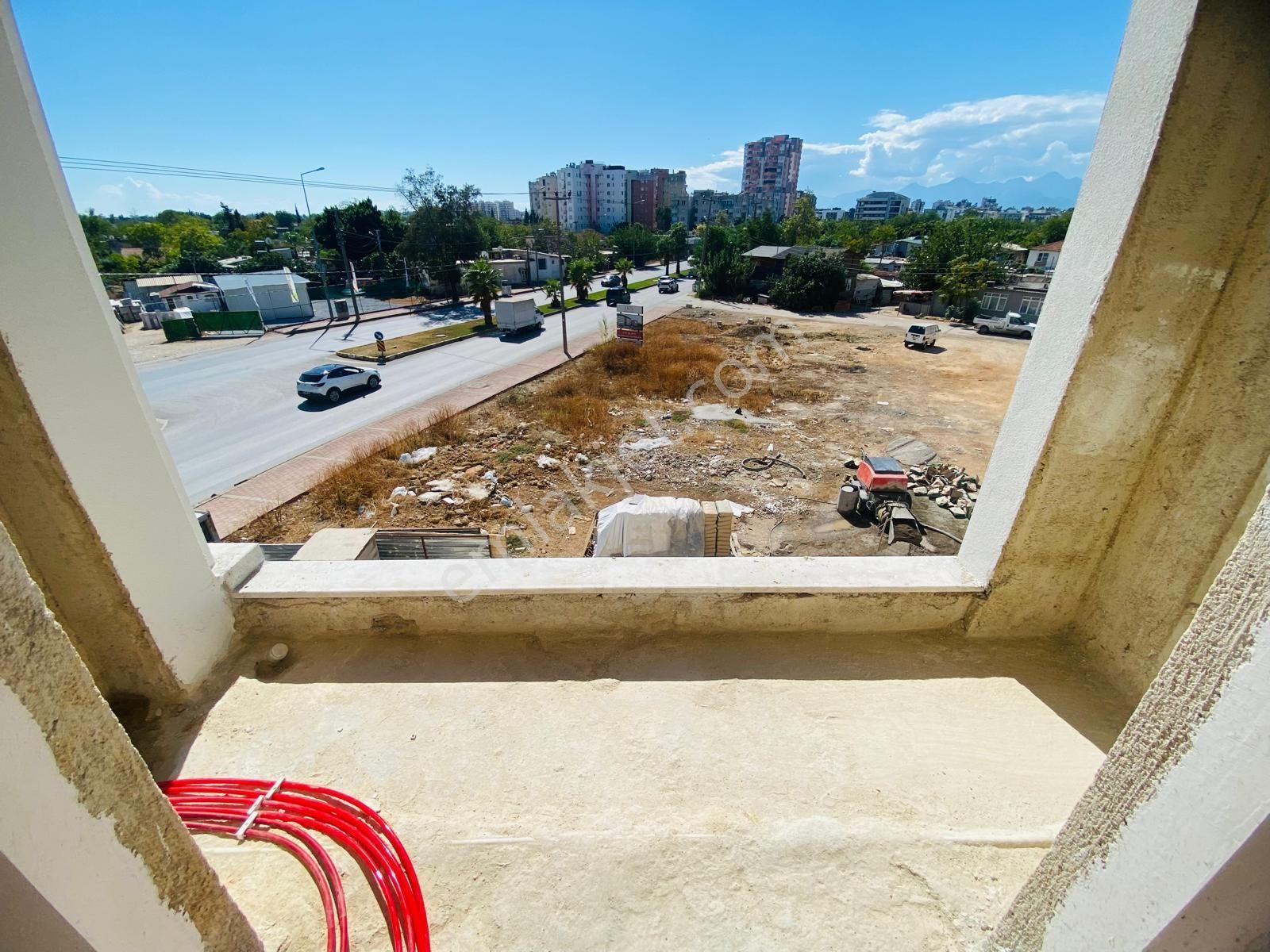 Merkezi Konumda Arakat Şık Yerden Isıtmalı 1+1 — fotoğraf 10