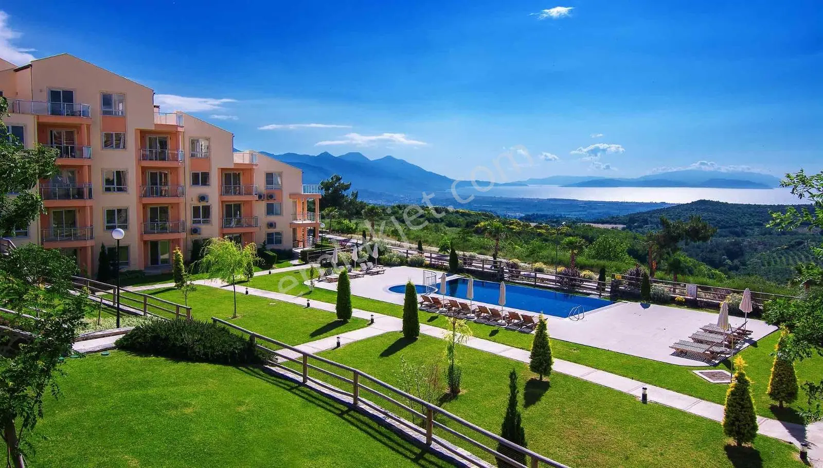 Kuşadası Golf Resortta Bahçe Kullanımlı 2+1 Eşyalı Daire — fotoğraf 2