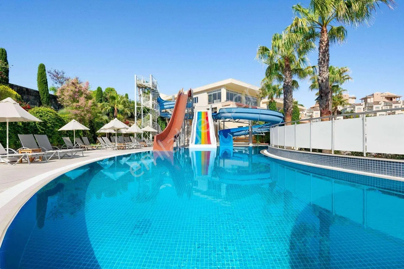 Kuşadası Golf Resortta Bahçe Kullanımlı 2+1 Eşyalı Daire — fotoğraf 4
