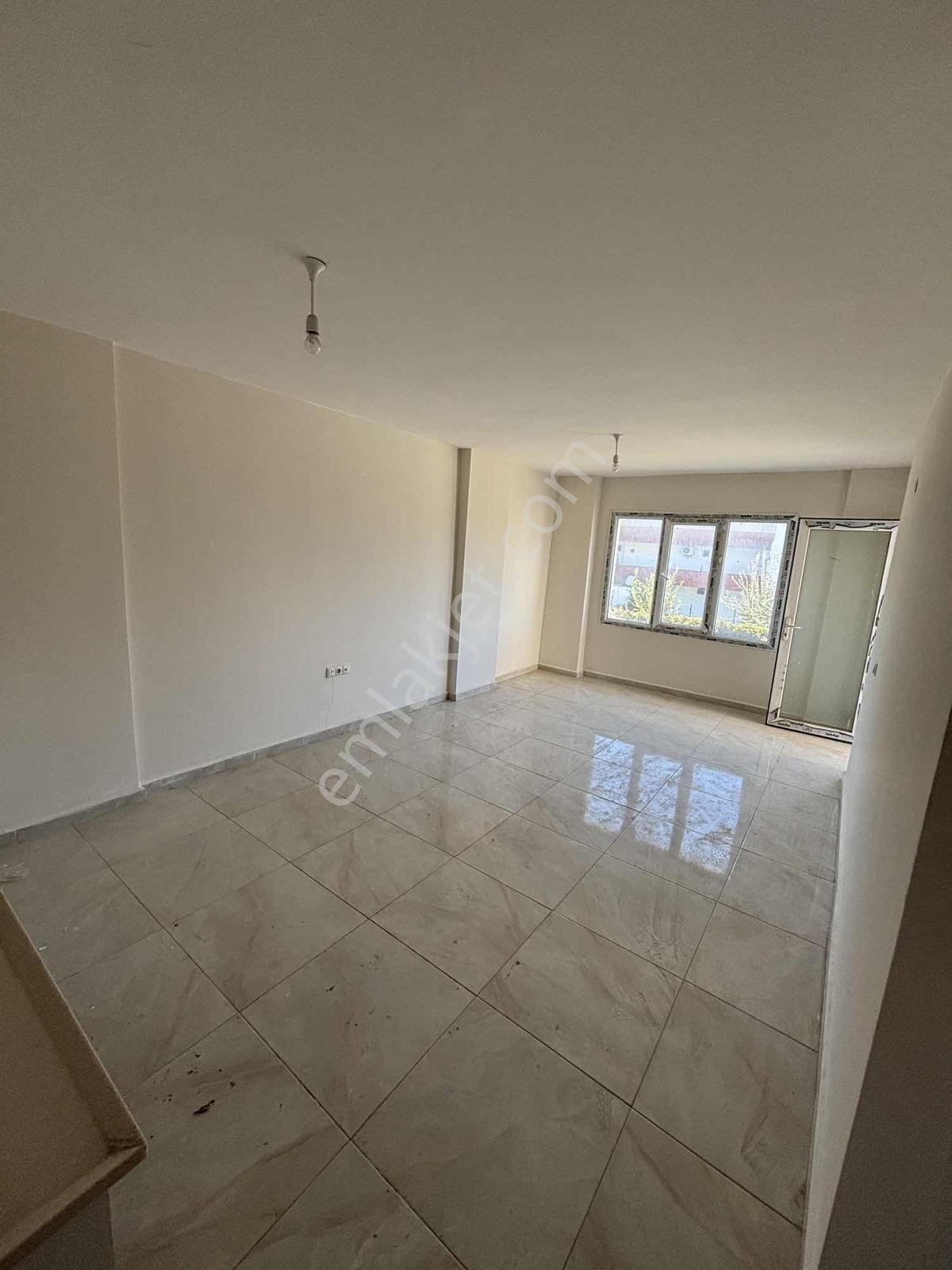 Havuzlu Sitede Geniş 1+1 Daire — fotoğraf 4