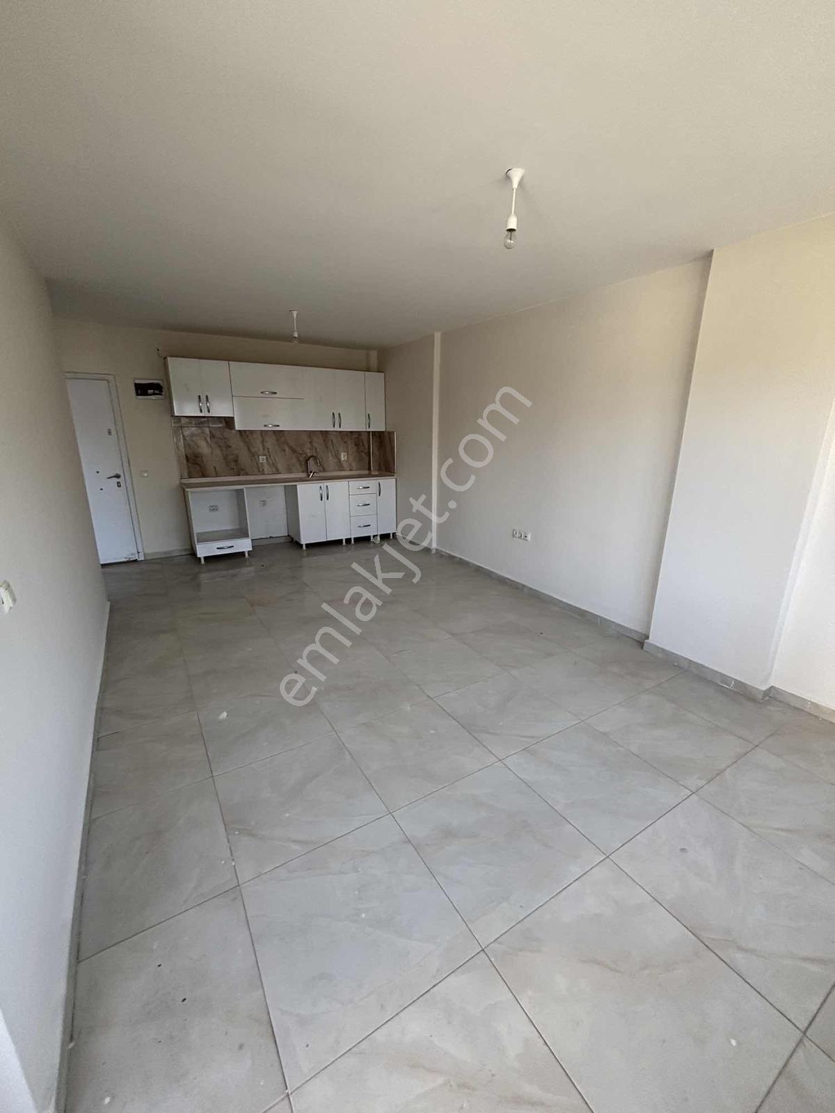 Havuzlu Sitede Geniş 1+1 Daire — fotoğraf 5