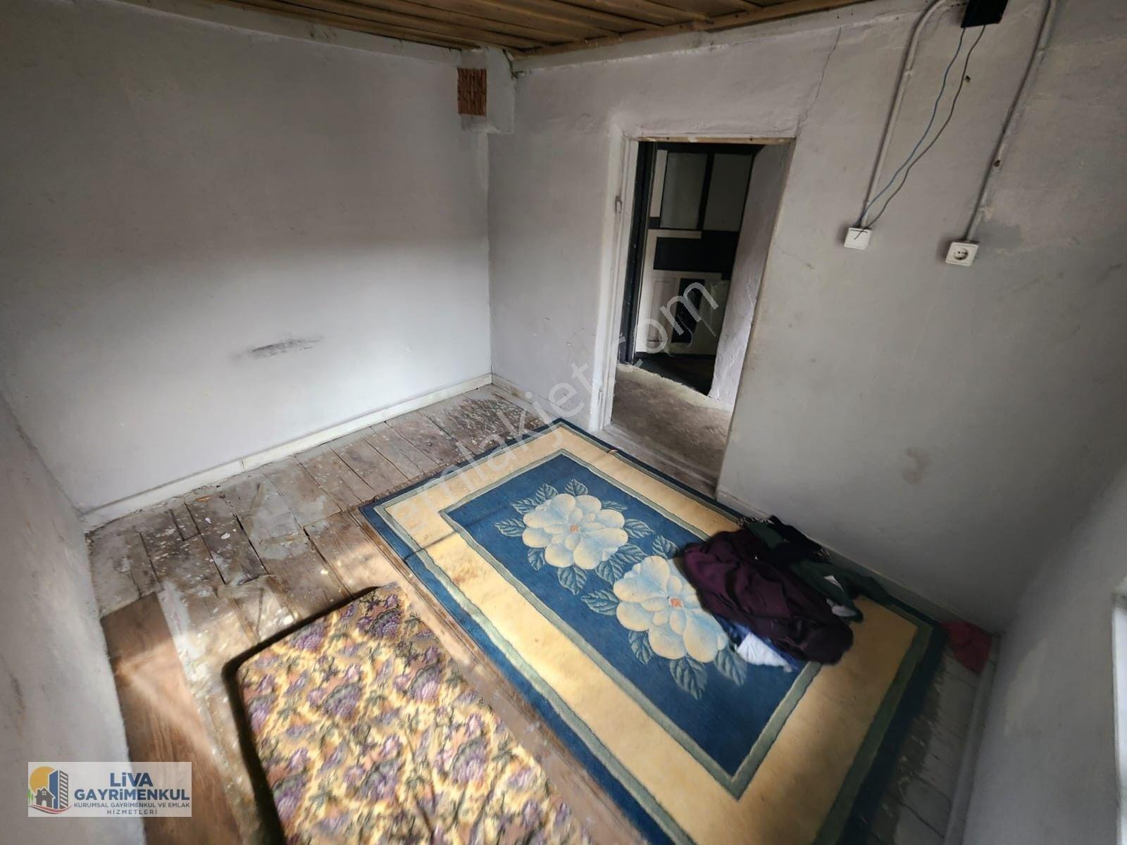 Karabük Atatürk Mahallesinde Satılık 2+1 Müstakil Ev Ve Bahçesi — fotoğraf 13
