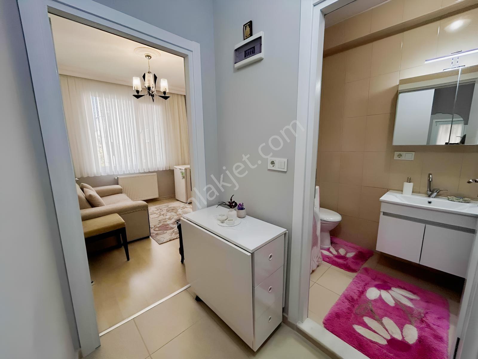 Metronun Yanıbaşında Satılık 2+1 Ara Kat Daire — fotoğraf 12