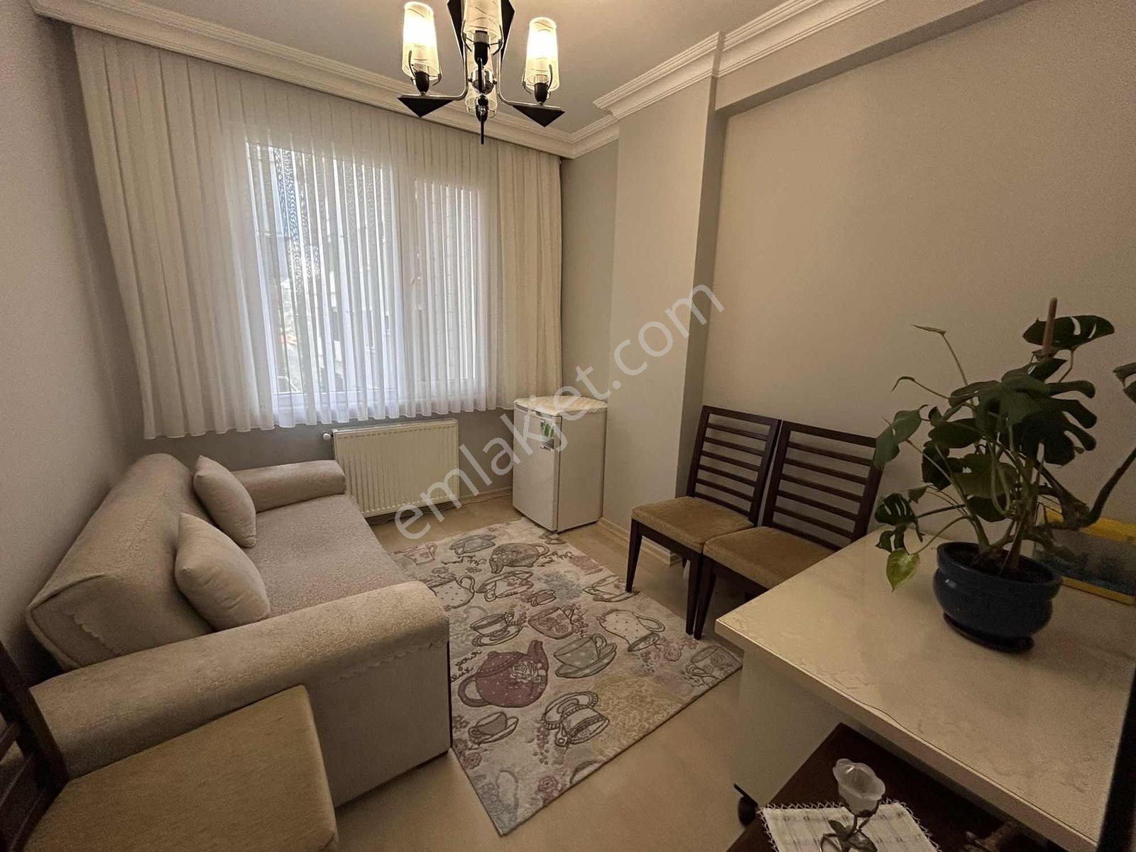 Metronun Yanıbaşında Satılık 2+1 Ara Kat Daire — fotoğraf 20
