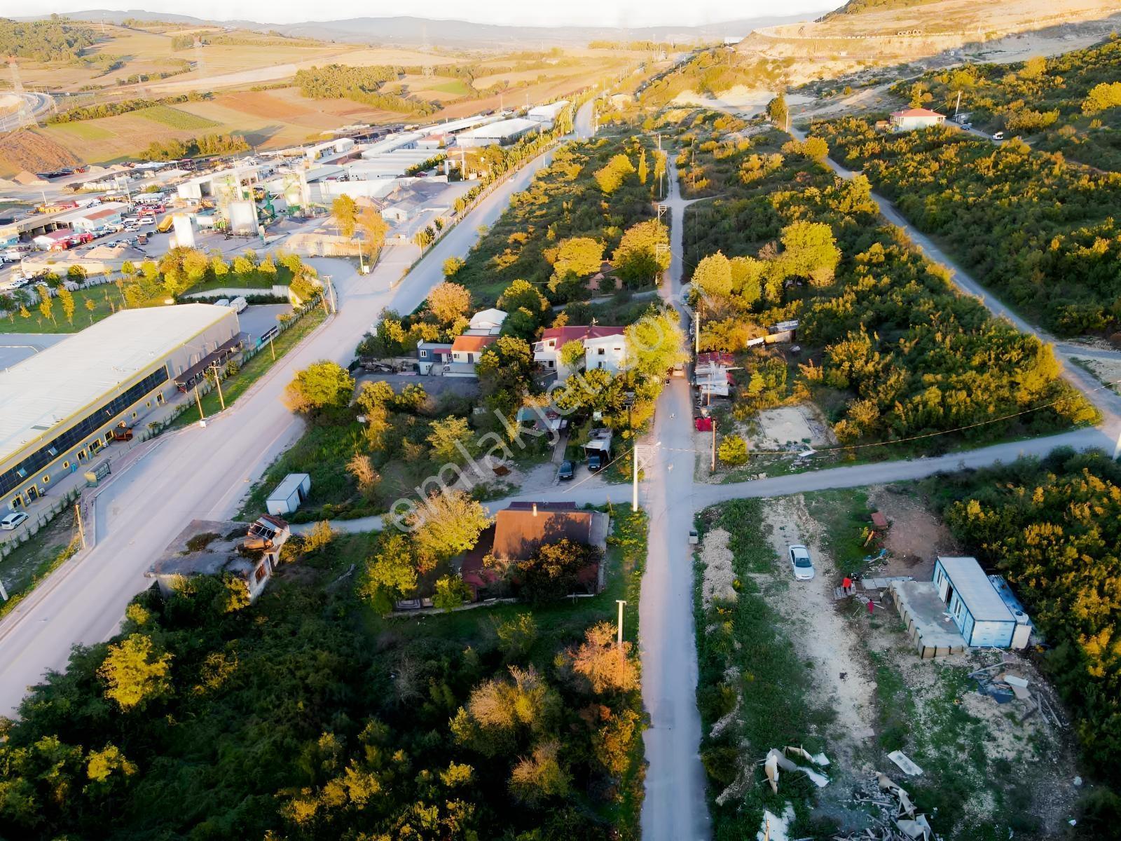 İzmit Karadenizliler Mahallesinde 252 M² Köşe Parsel Ticari Y — fotoğraf 2