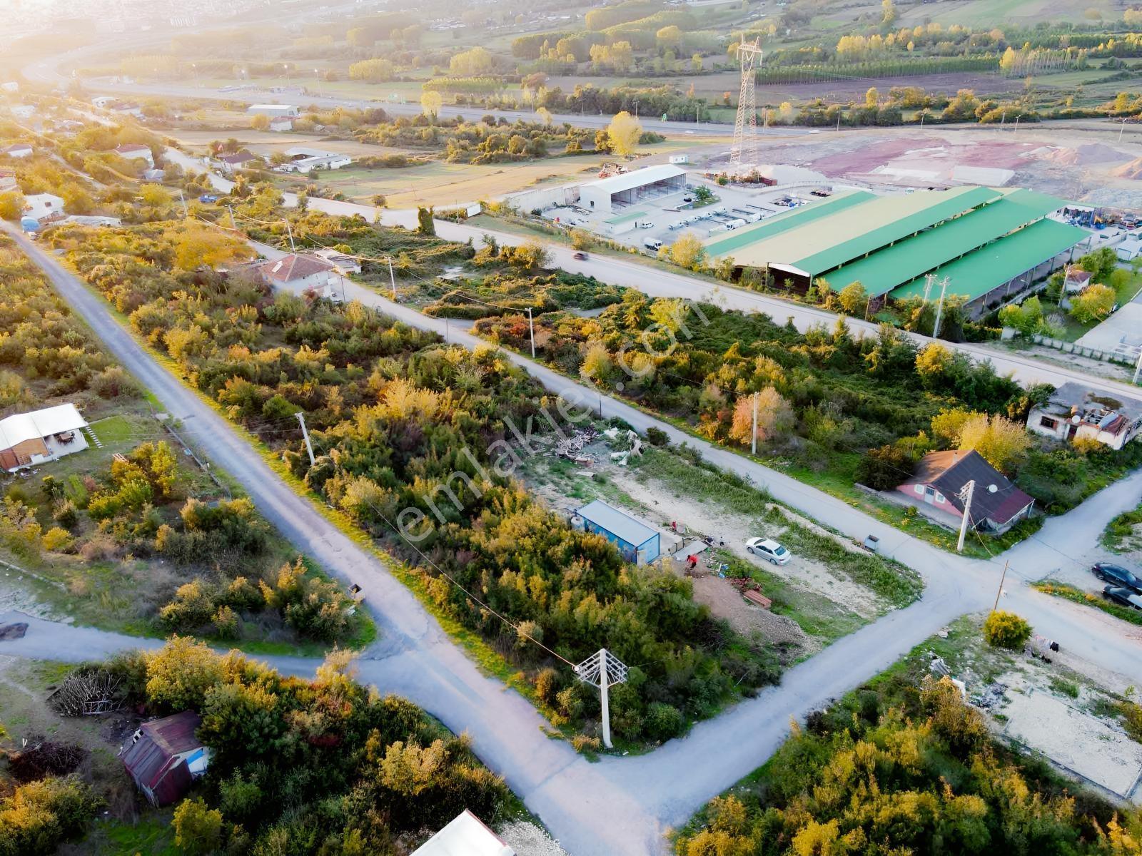 İzmit Karadenizliler Mahallesinde 252 M² Köşe Parsel Ticari Y — fotoğraf 3