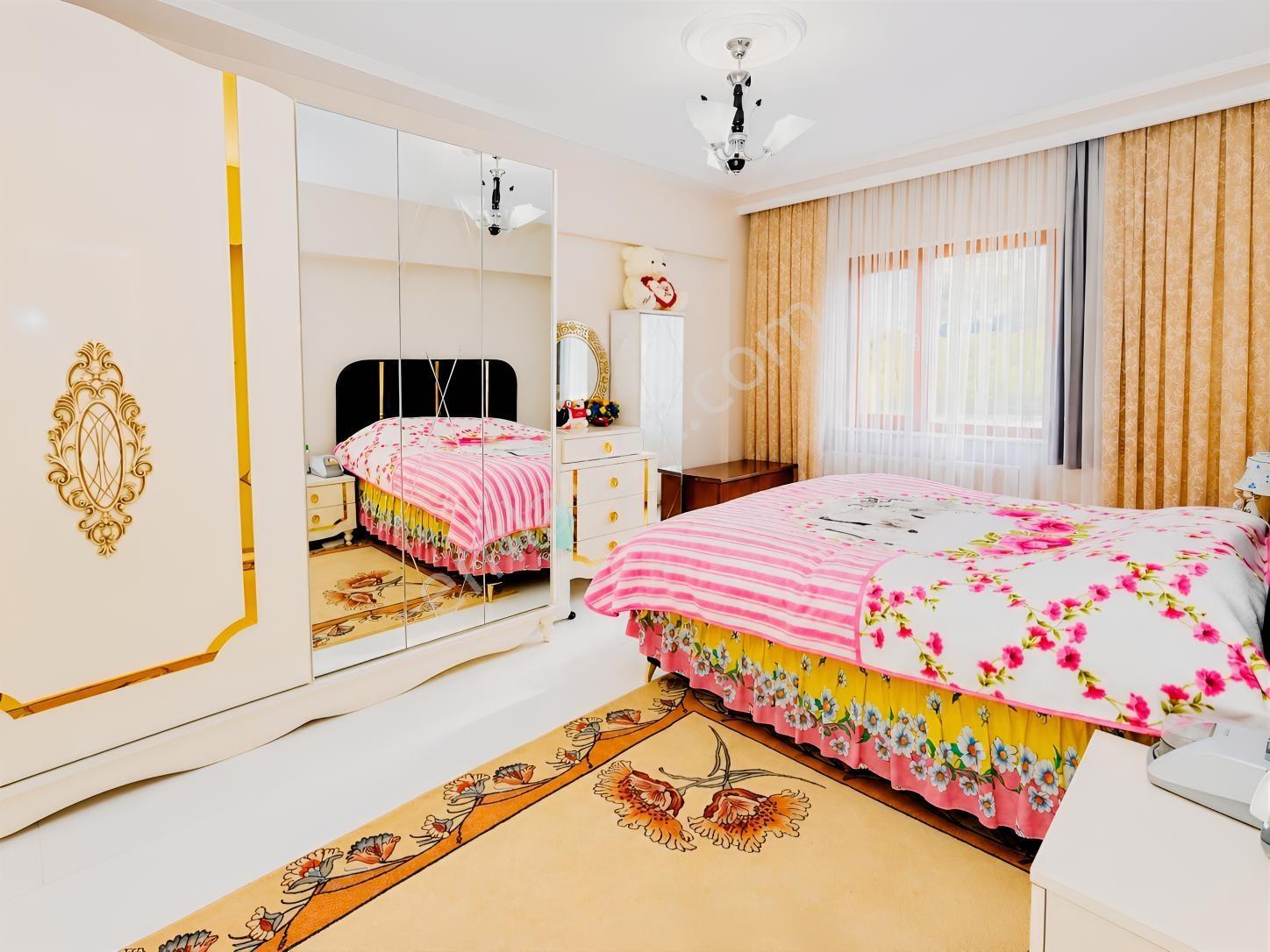 Sm Emlaktan Saray Fatih Mah 3+1 Geniş Ferah 185 M2 Satılıkdaire — fotoğraf 8