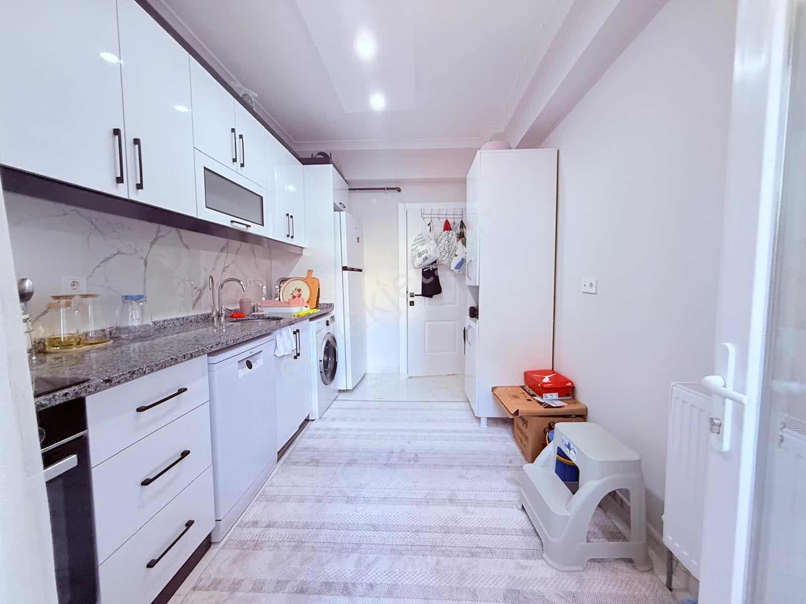 Mercan Emlak'tan Satılık Asansörlü Ara Kat Daire — fotoğraf 18