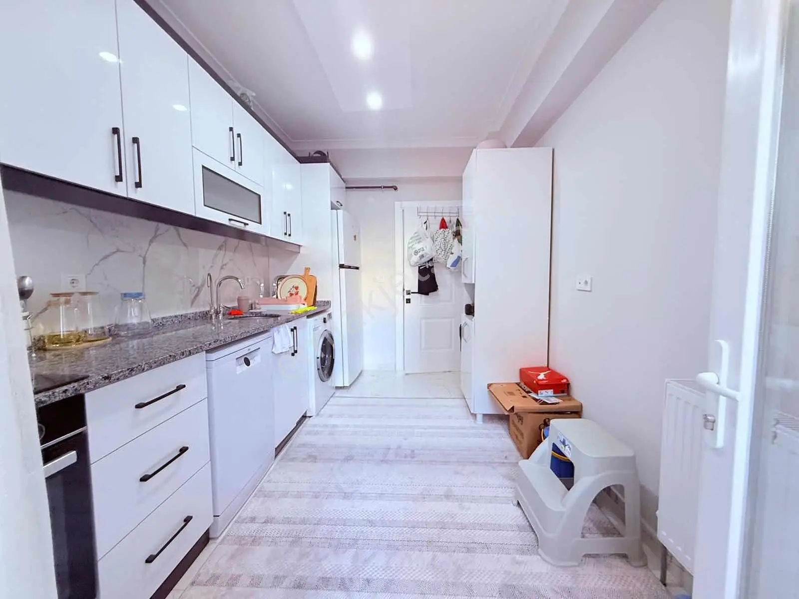 Mercan Emlak'tan Satılık Asansörlü Ara Kat Daire — fotoğraf 21