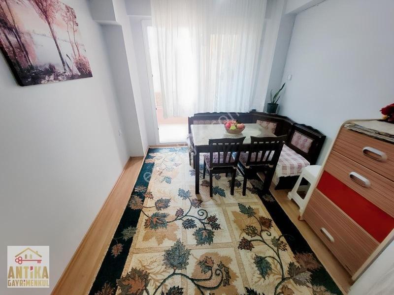 50. Yıl Okulu Yanında Temiz,bakımlı,masrafsız Daire-antika'dan — fotoğraf 3