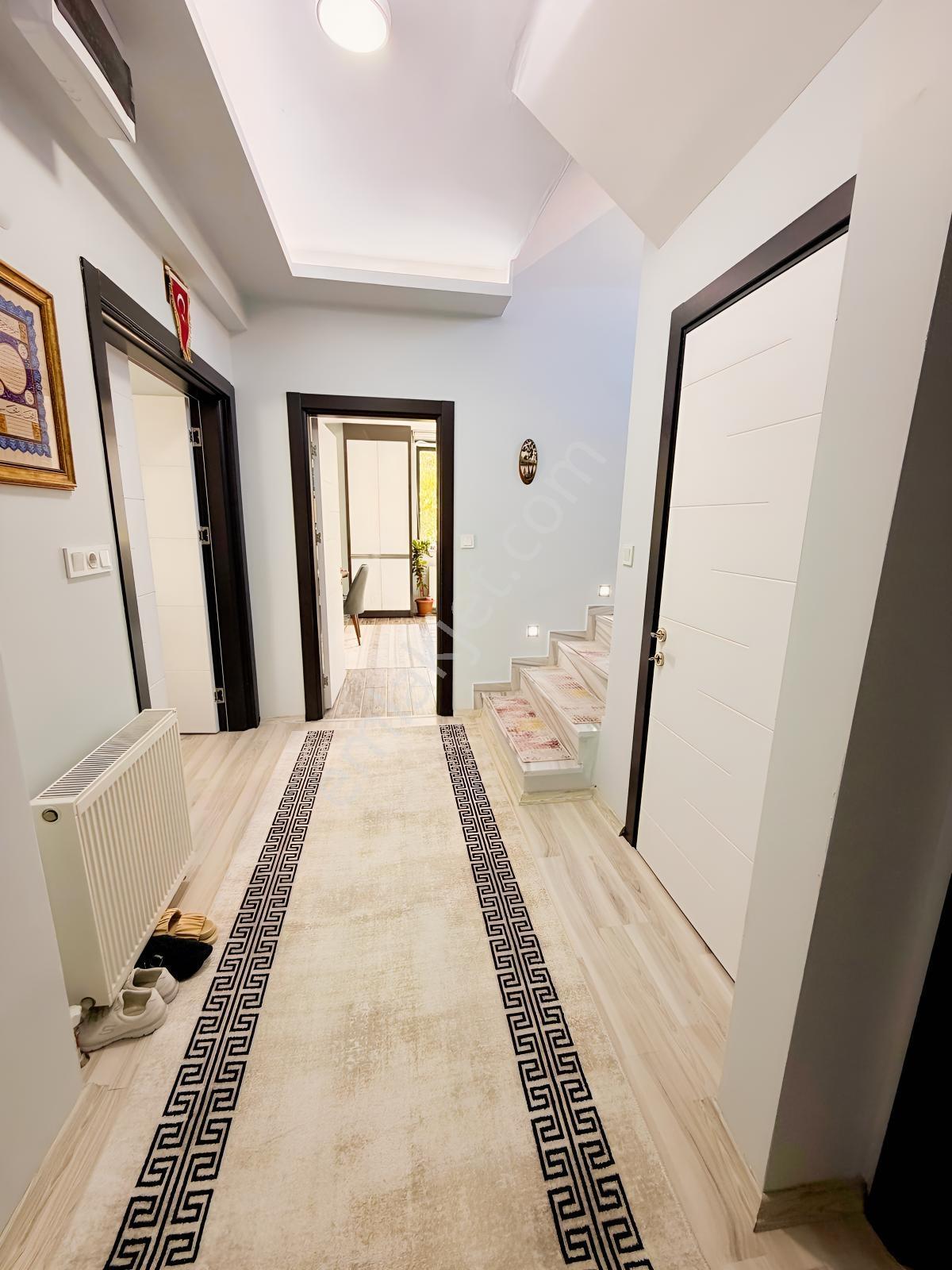*erkmen'de Göle Yakın 5+1 Satılık Full Kredili Tripleks Villa* — fotoğraf 4