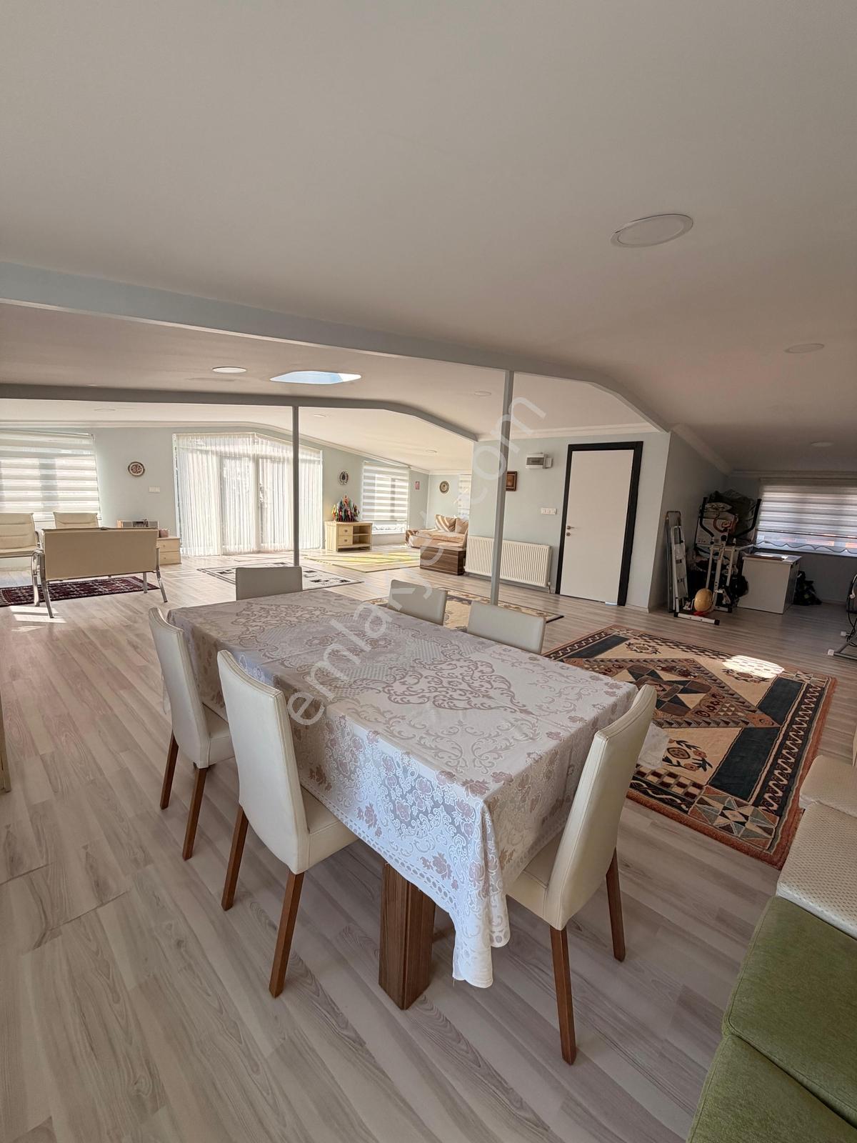 *erkmen'de Göle Yakın 5+1 Satılık Full Kredili Tripleks Villa* — fotoğraf 16