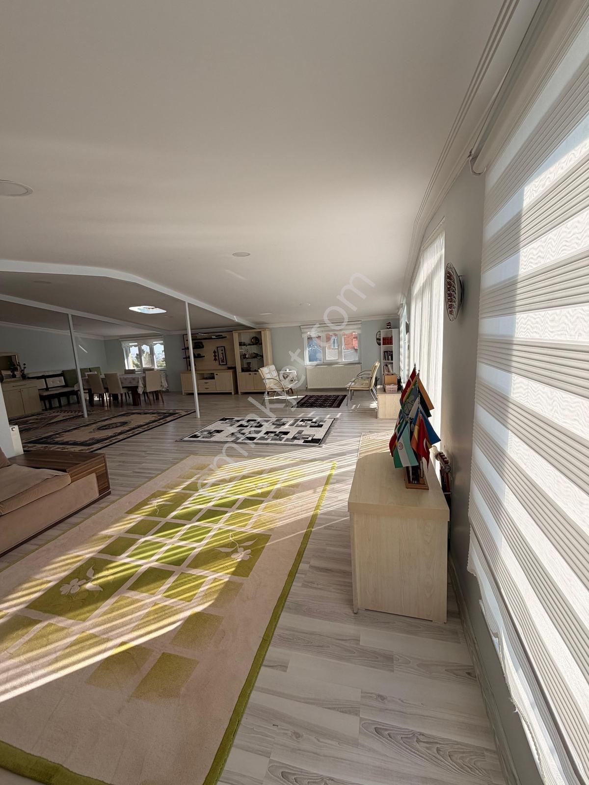 *erkmen'de Göle Yakın 5+1 Satılık Full Kredili Tripleks Villa* — fotoğraf 17