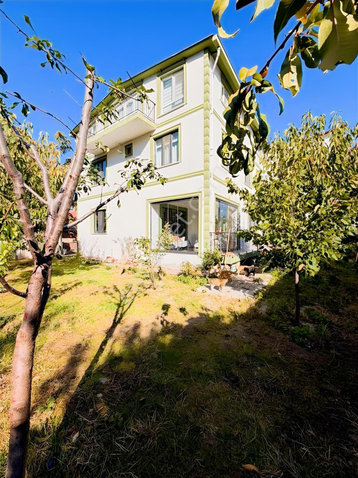 *erkmen'de Göle Yakın 5+1 Satılık Full Kredili Tripleks Villa* — fotoğraf 23