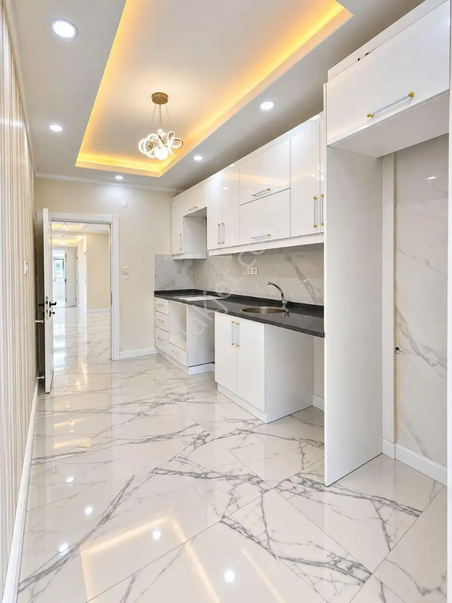 Konuksever Mah.sıfır Masraf Işıl Işıl 3+1 140m2 Satılk Daire — fotoğraf 2