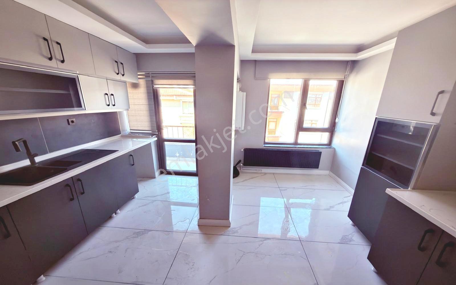 Bademlik'te Bademlik Yolu Cadde Üzeri Full+full Yapılı 4+1dublex — fotoğraf 16
