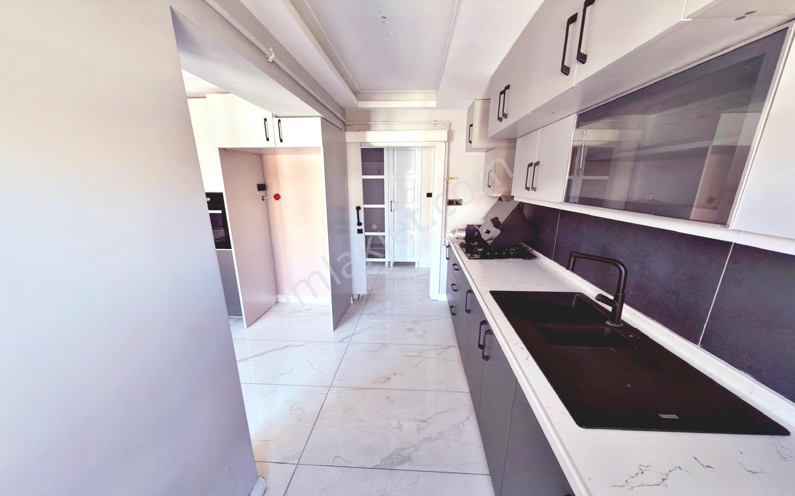 Bademlik'te Bademlik Yolu Cadde Üzeri Full+full Yapılı 4+1dublex — fotoğraf 17