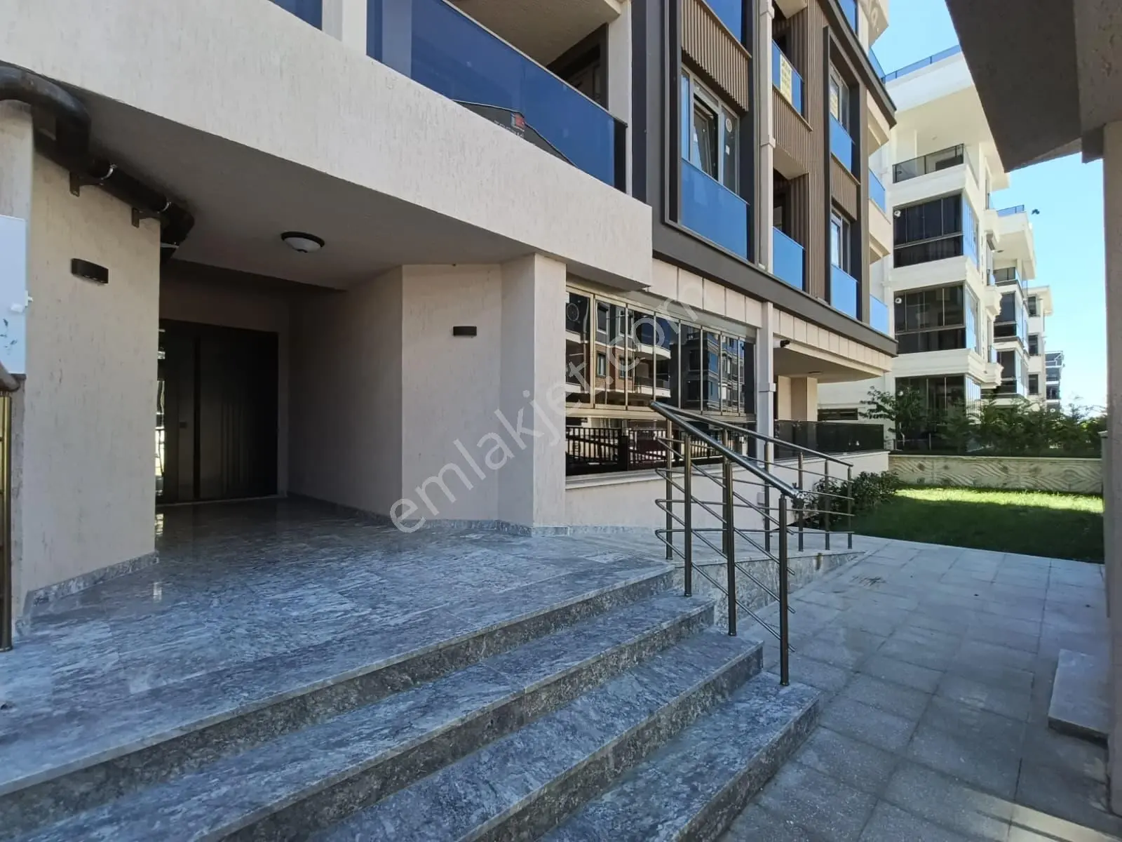 ▀güçten Altınkumda K.otoparklı Ebeveynli Sıfır Projede 3+1dublex — fotoğraf 3