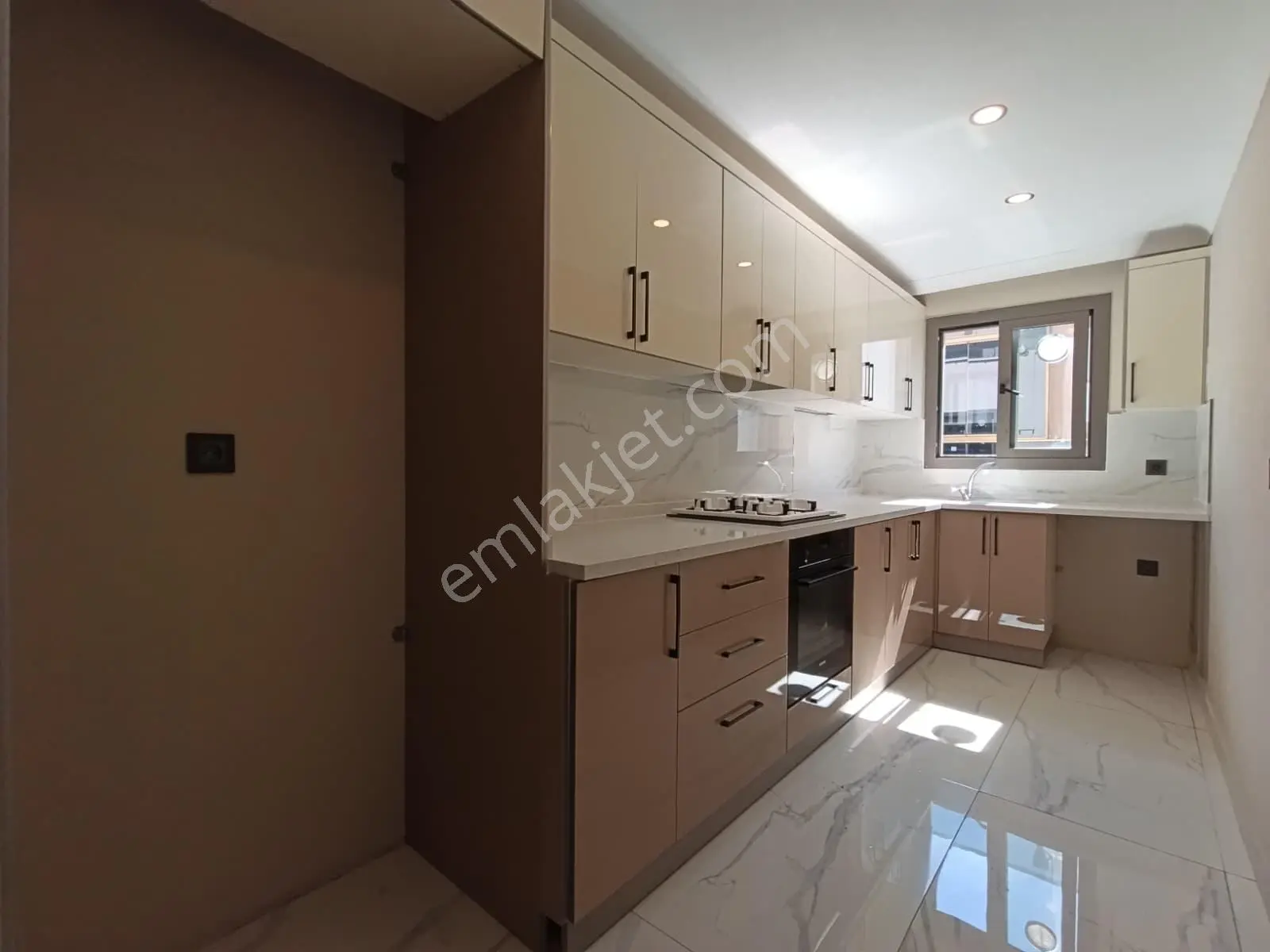 ▀güçten Altınkumda K.otoparklı Ebeveynli Sıfır Projede 3+1dublex — fotoğraf 5