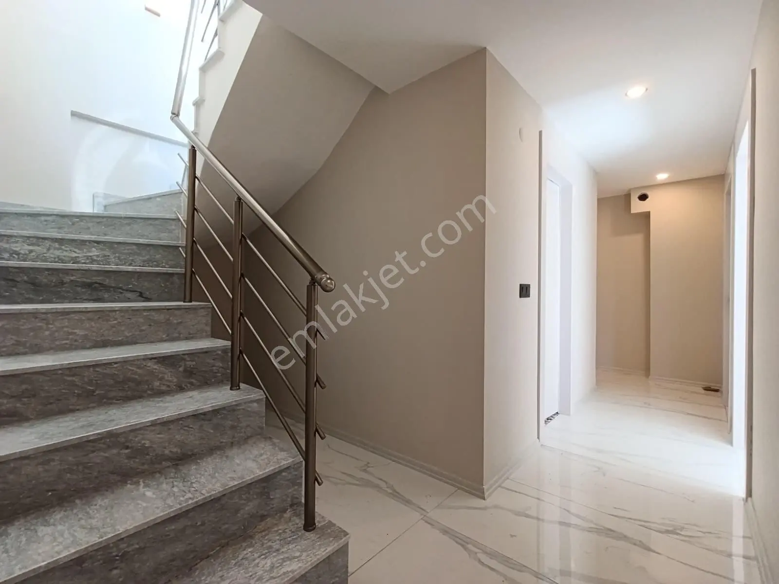 ▀güçten Altınkumda K.otoparklı Ebeveynli Sıfır Projede 3+1dublex — fotoğraf 9