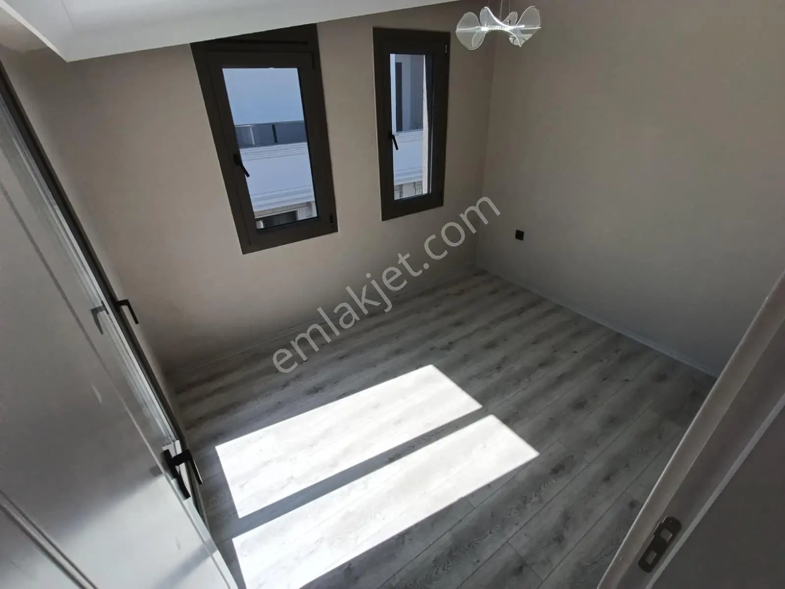 ▀güçten Altınkumda K.otoparklı Ebeveynli Sıfır Projede 3+1dublex — fotoğraf 18