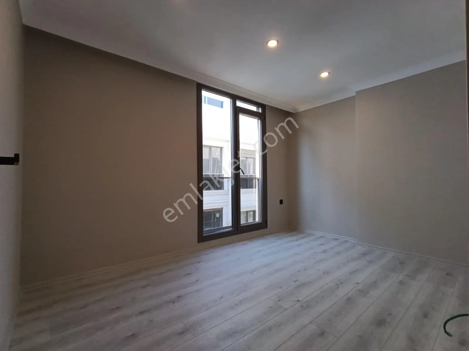 ▀güçten Altınkumda K.otoparklı Ebeveynli Sıfır Projede 3+1dublex — fotoğraf 28