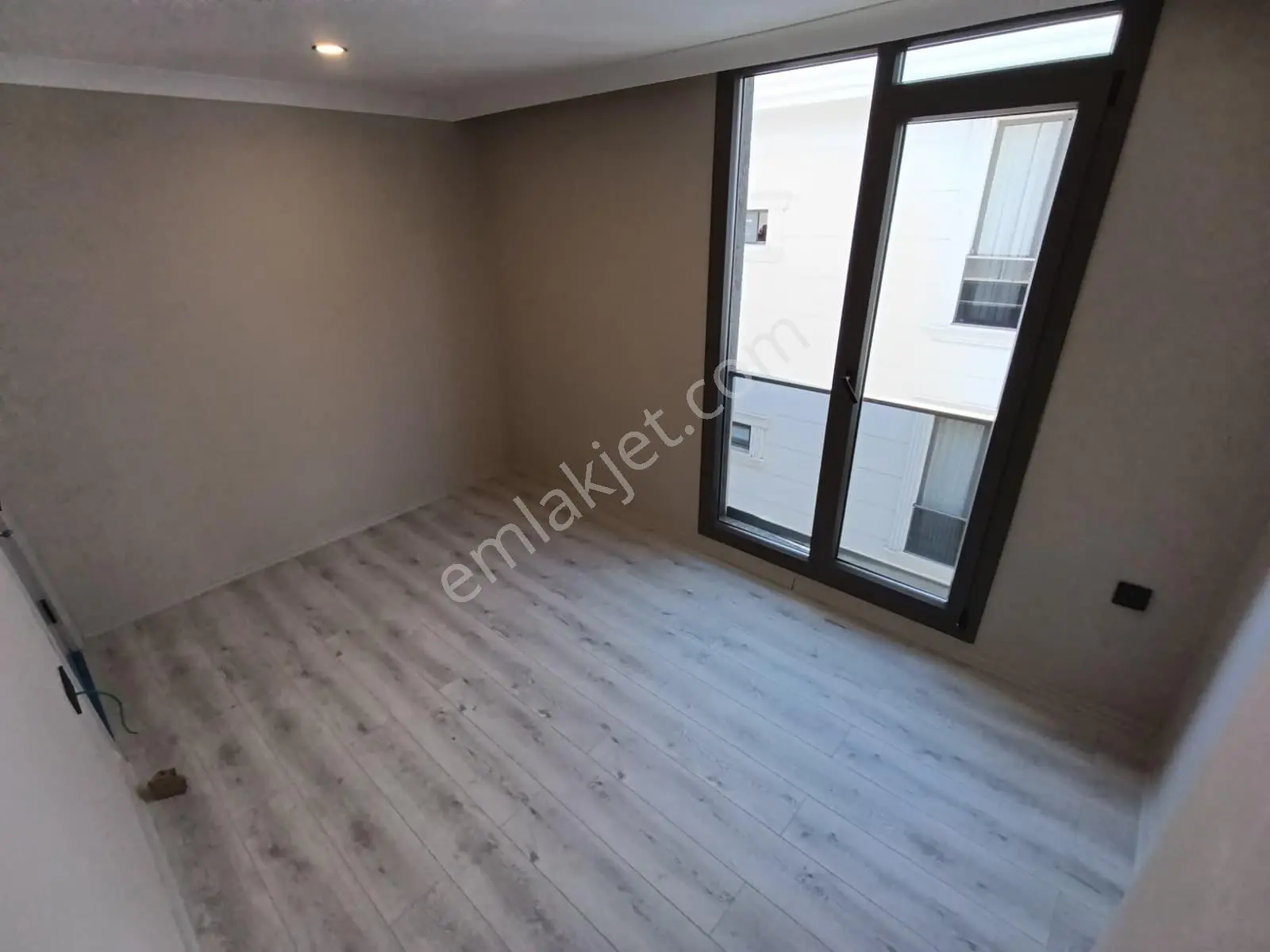 ▀güçten Altınkumda K.otoparklı Ebeveynli Sıfır Projede 3+1dublex — fotoğraf 29