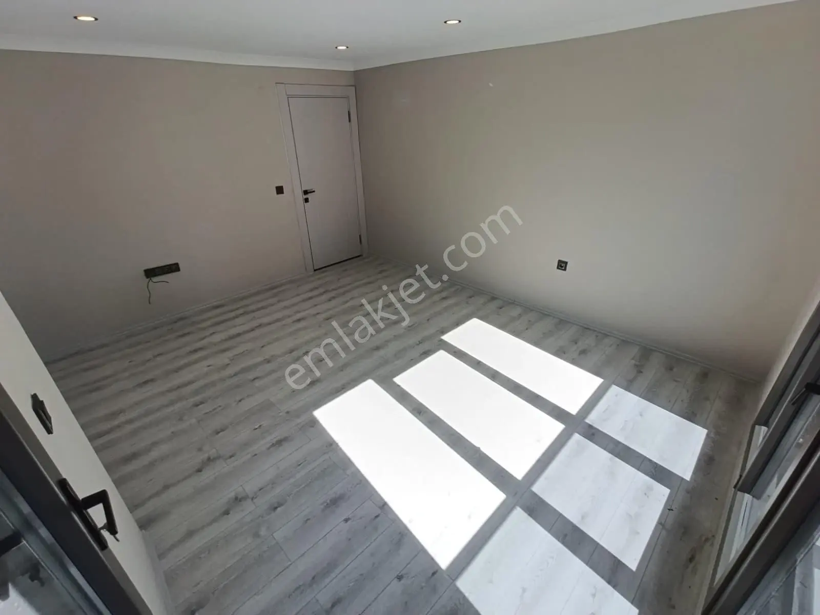 ▀güçten Altınkumda K.otoparklı Ebeveynli Sıfır Projede 3+1dublex — fotoğraf 35
