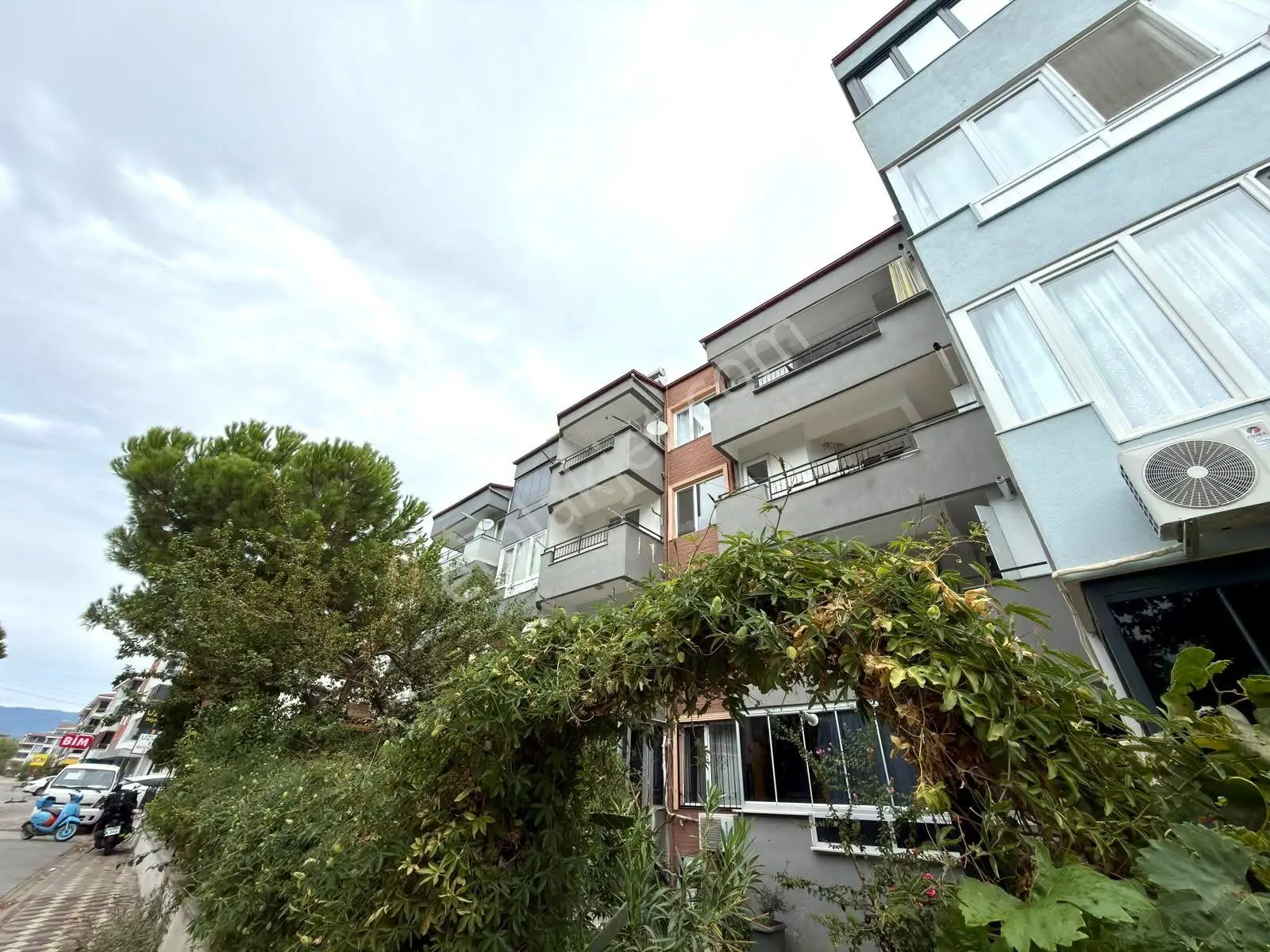 Referans’tan İkizçay'da Ön Cephe Ara Kat Kredili Ege Cafe Civarı Lüx 3+1 Daire — fotoğraf 2