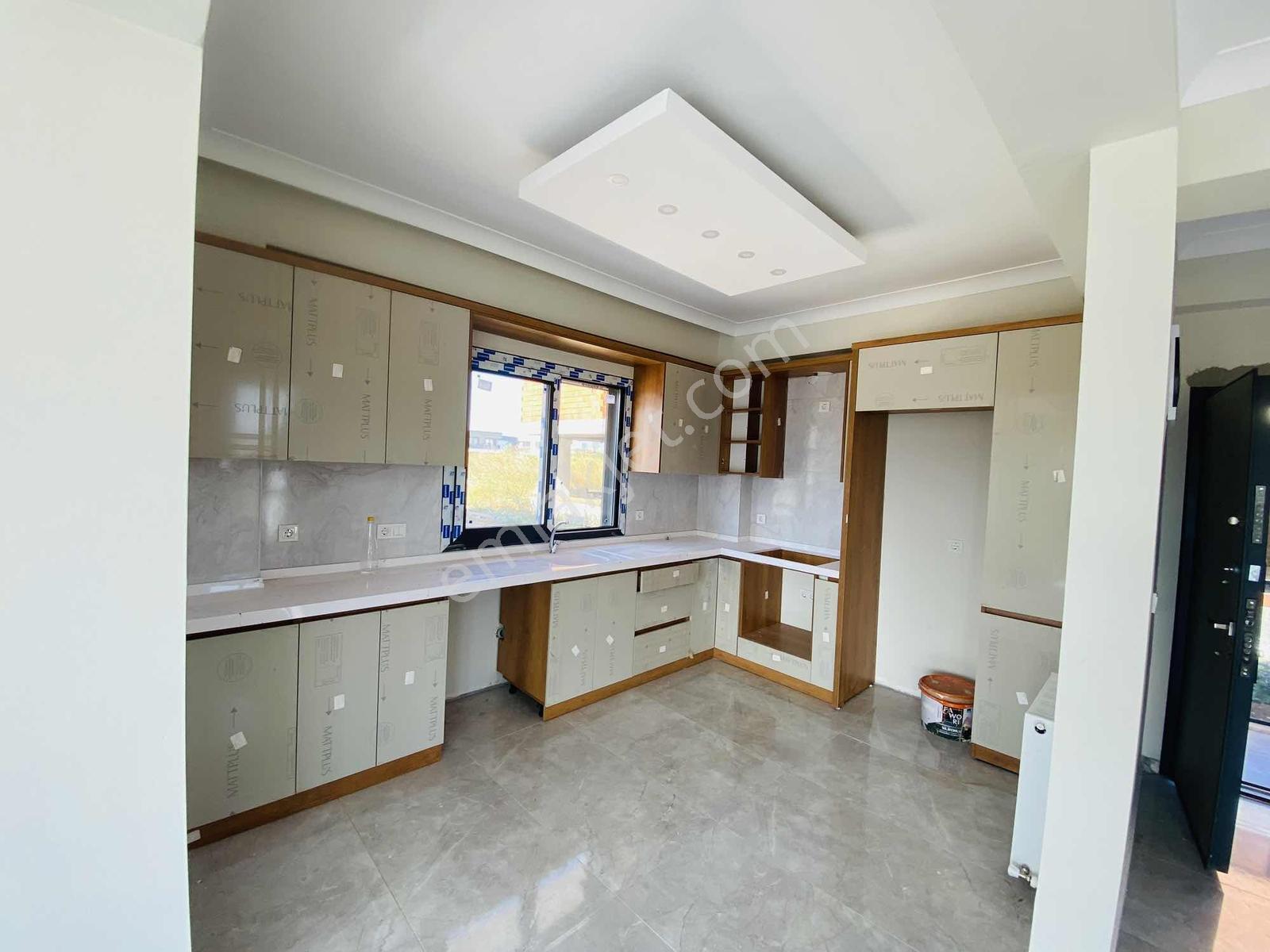 Denize Yürüme Mesafesinde Bahçeli Site İçi Müstakil 3+1 Villa — fotoğraf 3