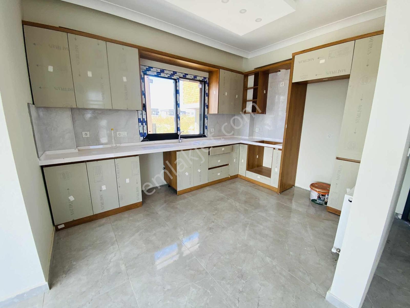 Denize Yürüme Mesafesinde Bahçeli Site İçi Müstakil 3+1 Villa — fotoğraf 20