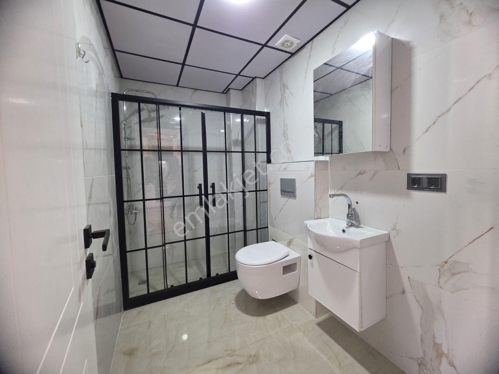Rw Nestten Çamlıcada Satılık Ön Cephe Yeni 1+1 — fotoğraf 9