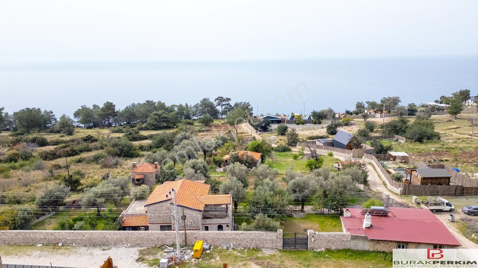 Likya Yolu Üzerinde Müstakil Tapulu 250 M² Satılık Taş Ev