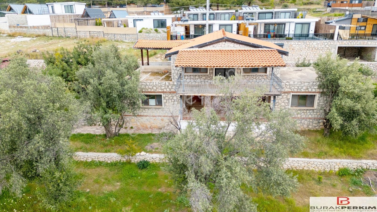 Likya Yolu Üzerinde Müstakil Tapulu 250 M² Satılık Taş Ev — fotoğraf 2