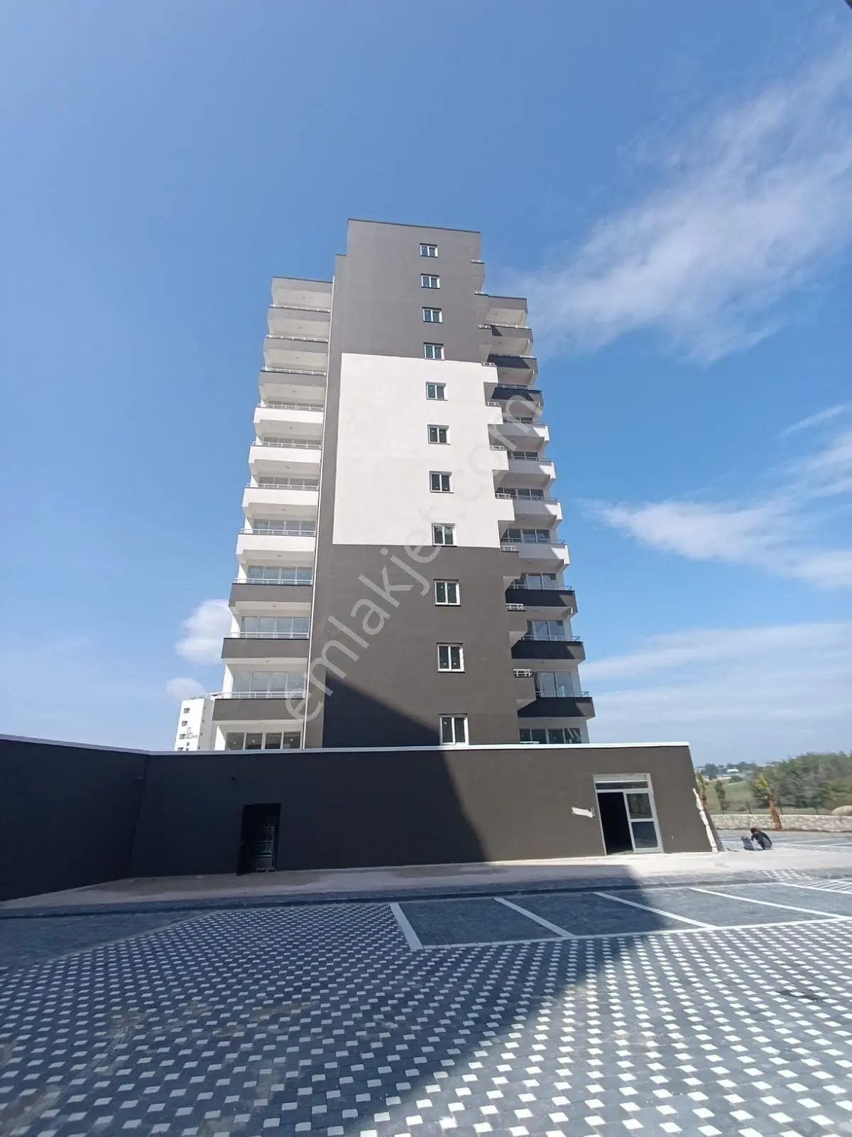 Sedat Alp İnşatta Bulvarüstü 1+1 Teraslı Daire