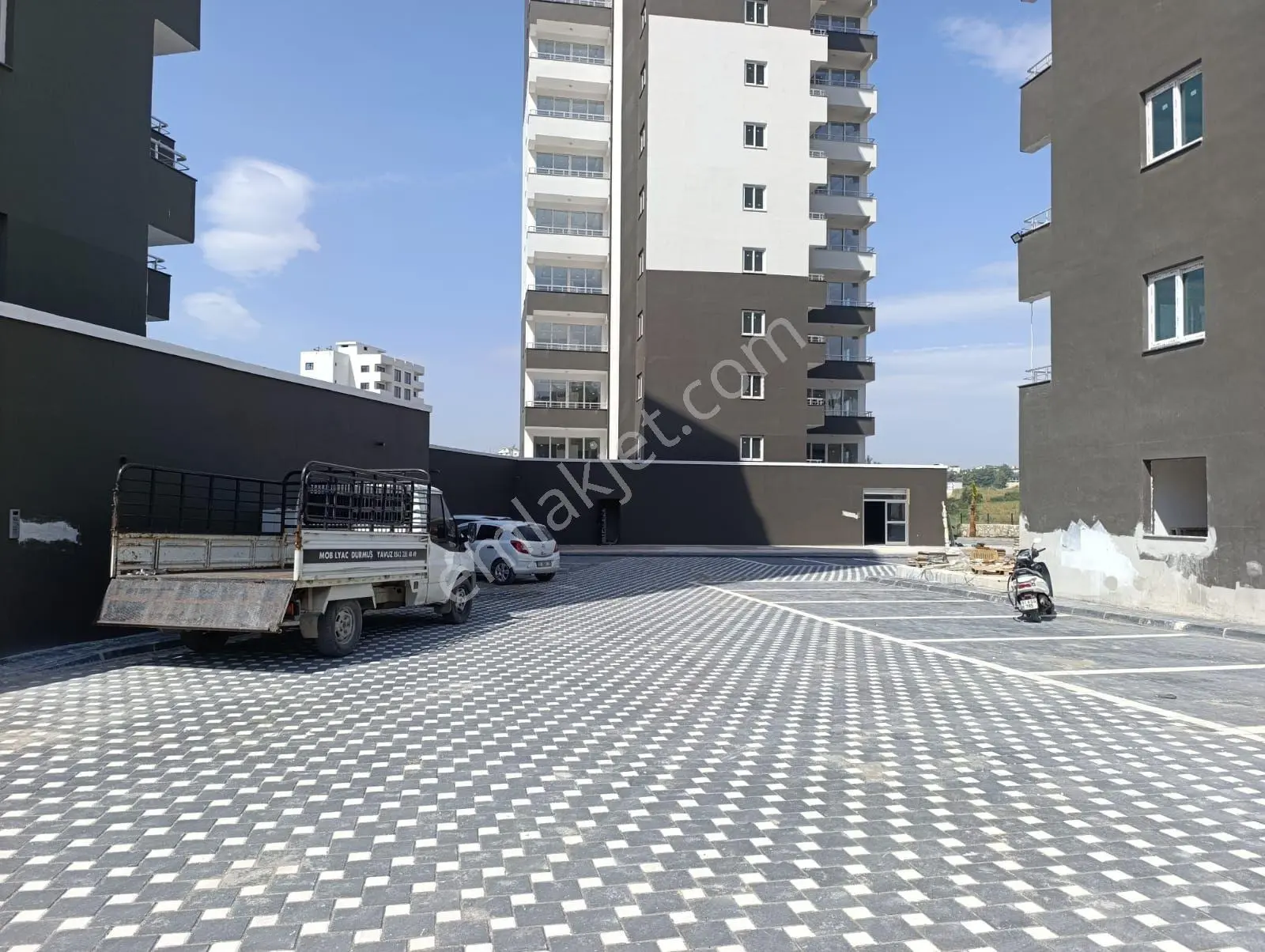 Sedat Alp İnşatta Bulvarüstü 1+1 Teraslı Daire — fotoğraf 2
