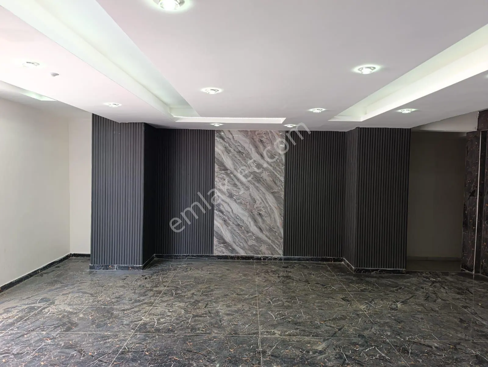 Sedat Alp İnşatta Bulvarüstü 1+1 Teraslı Daire — fotoğraf 3
