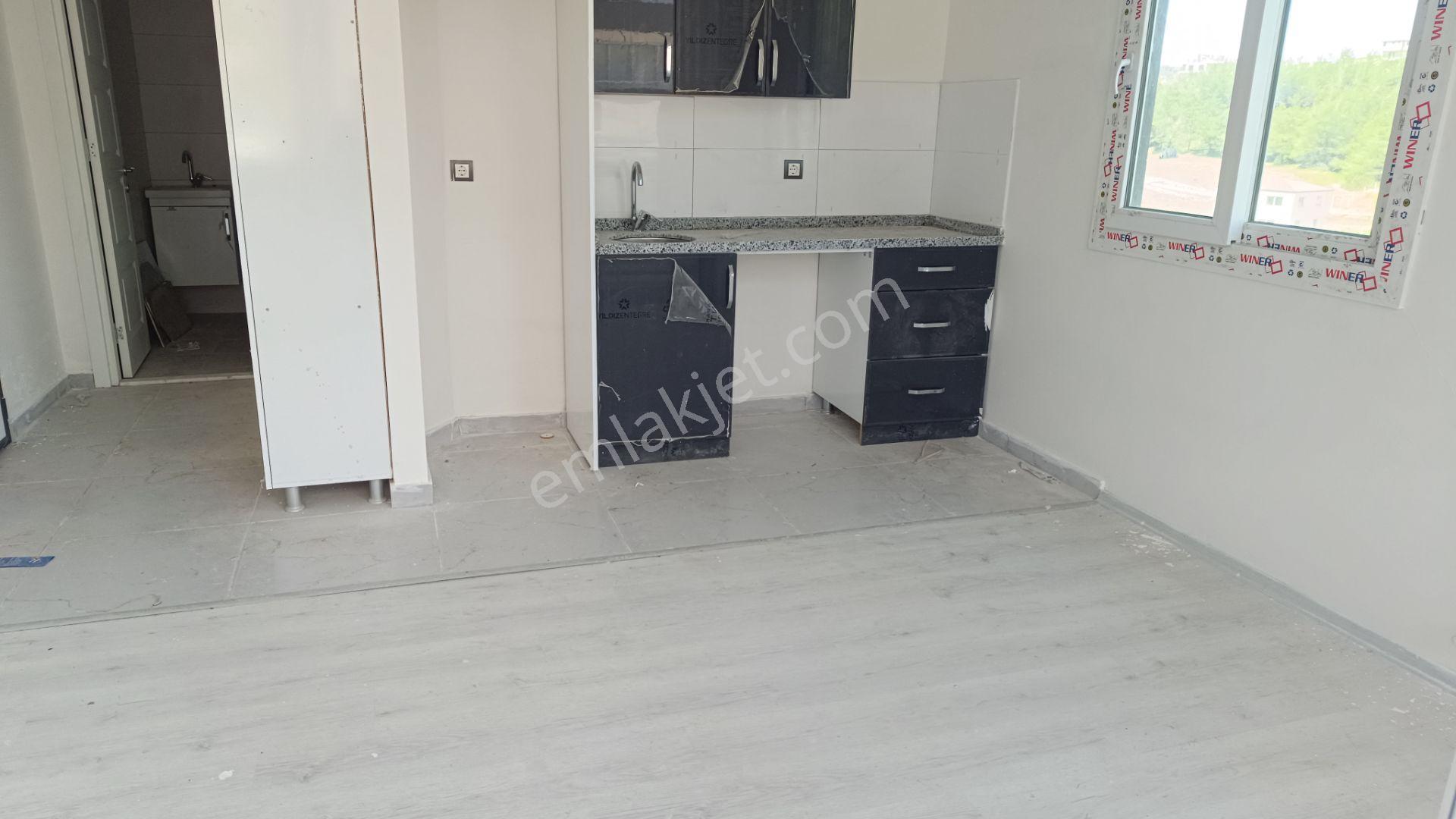 Sedat Alp İnşatta Bulvarüstü 1+1 Teraslı Daire — fotoğraf 10