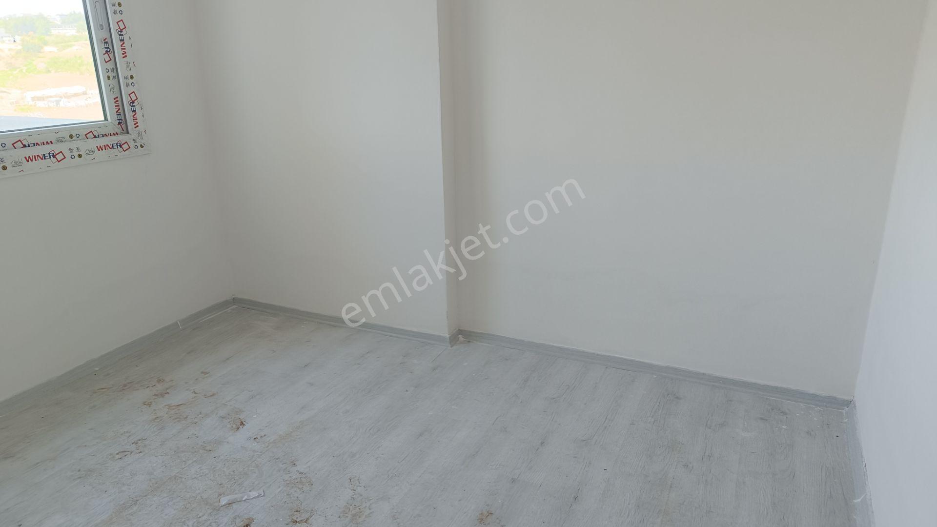 Sedat Alp İnşatta Bulvarüstü 1+1 Teraslı Daire — fotoğraf 15