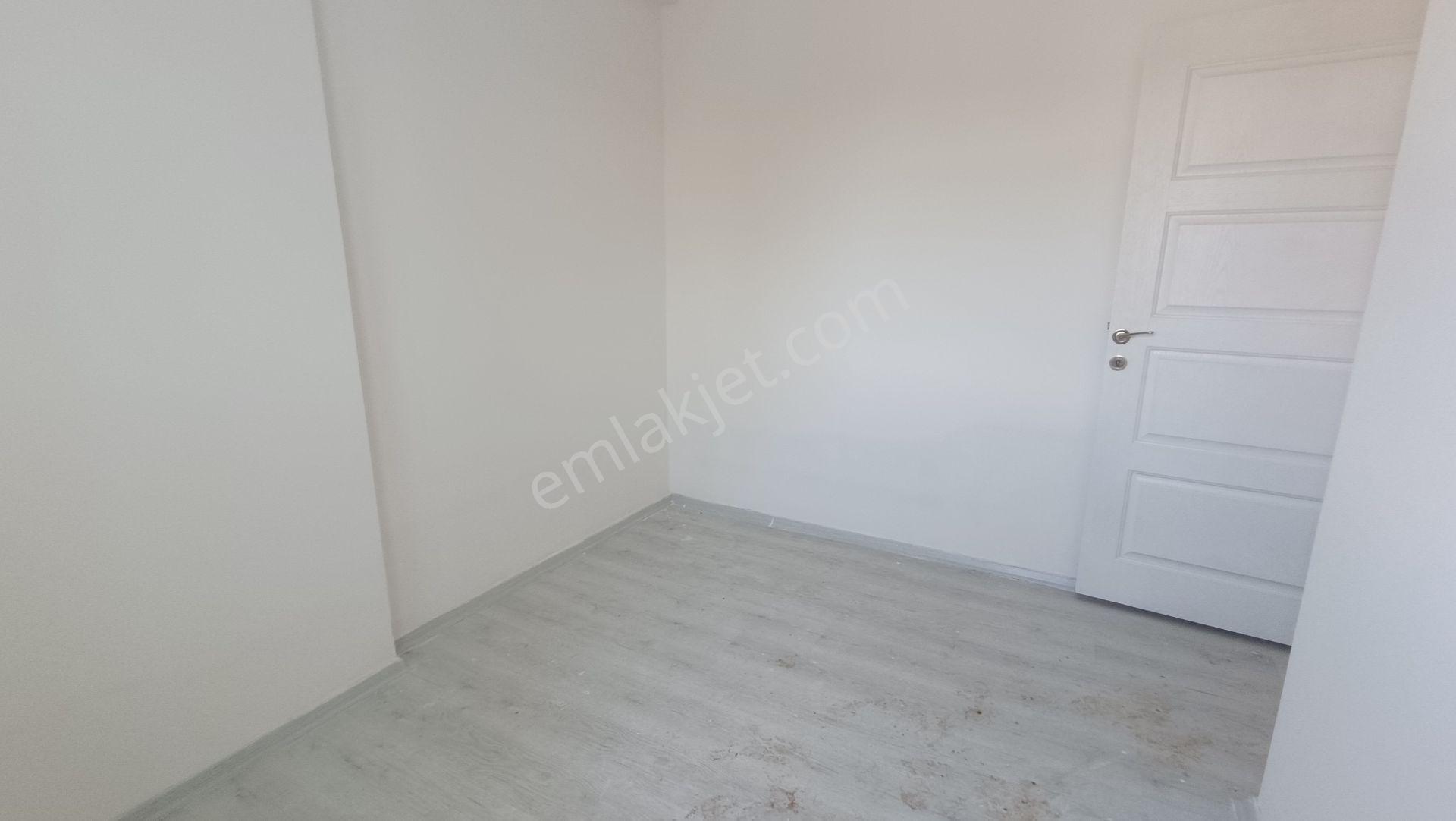 Sedat Alp İnşatta Bulvarüstü 1+1 Teraslı Daire — fotoğraf 19