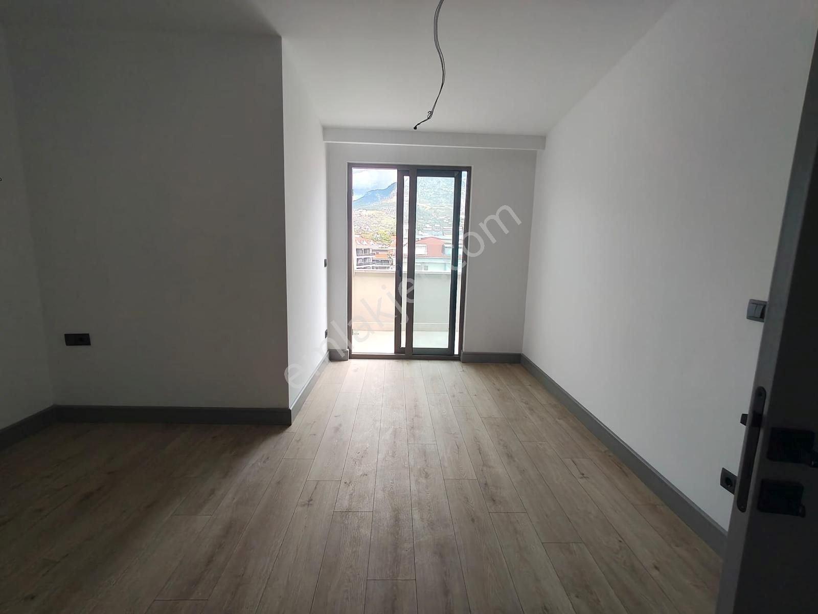 Alanya Kestelde Denize İlk Bina 2+1 Yeni Penthouse Satılık Daire — fotoğraf 11