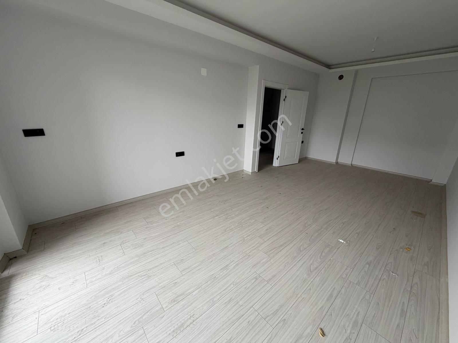 Yağmur Emlak'tan Merkezi Konumda 2+1 Sıfır Satılık Daire — fotoğraf 4