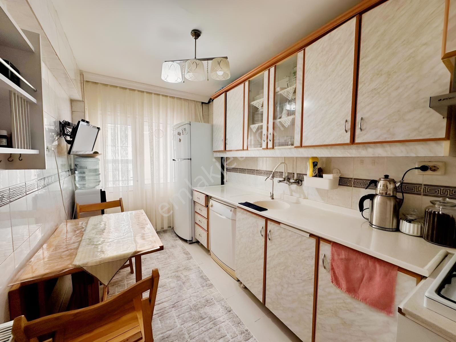 Bornova Evka3 Borkop Sitesinde Satılık 3+1 — fotoğraf 13