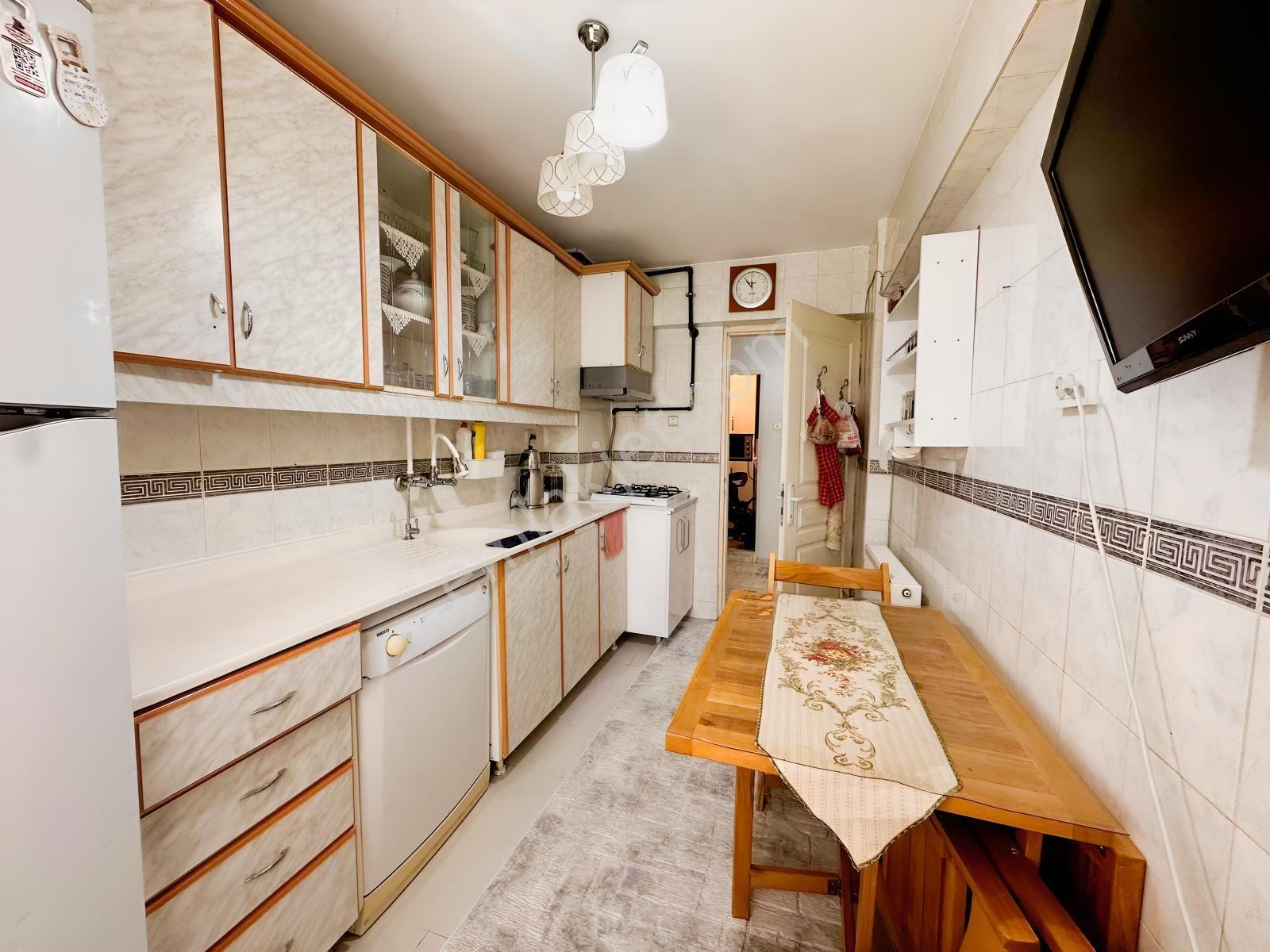 Bornova Evka3 Borkop Sitesinde Satılık 3+1 — fotoğraf 14