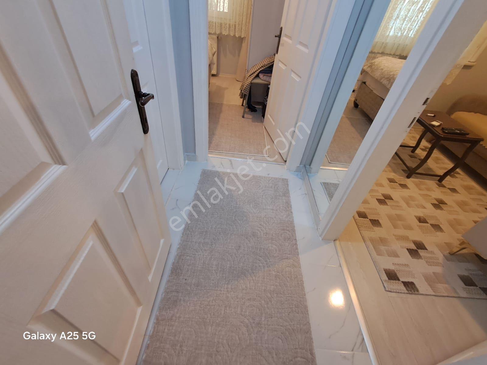 Oryaştan Ataşehir İçerenköyde İskanlı 80m2 2+1 Giriş Daire — fotoğraf 9