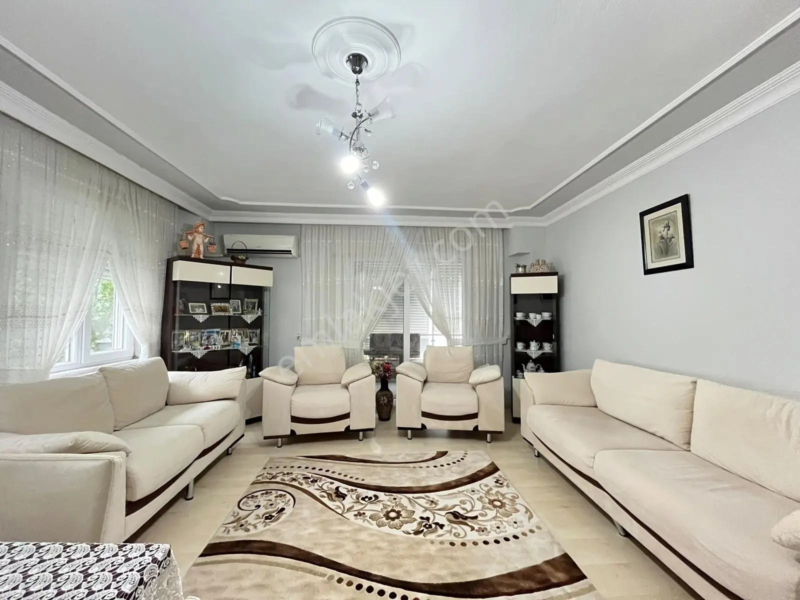 ▀güç'ten Altınkum'da Cam Balkonlu Kombili Arakat Geniş 2+1 Daire — fotoğraf 22