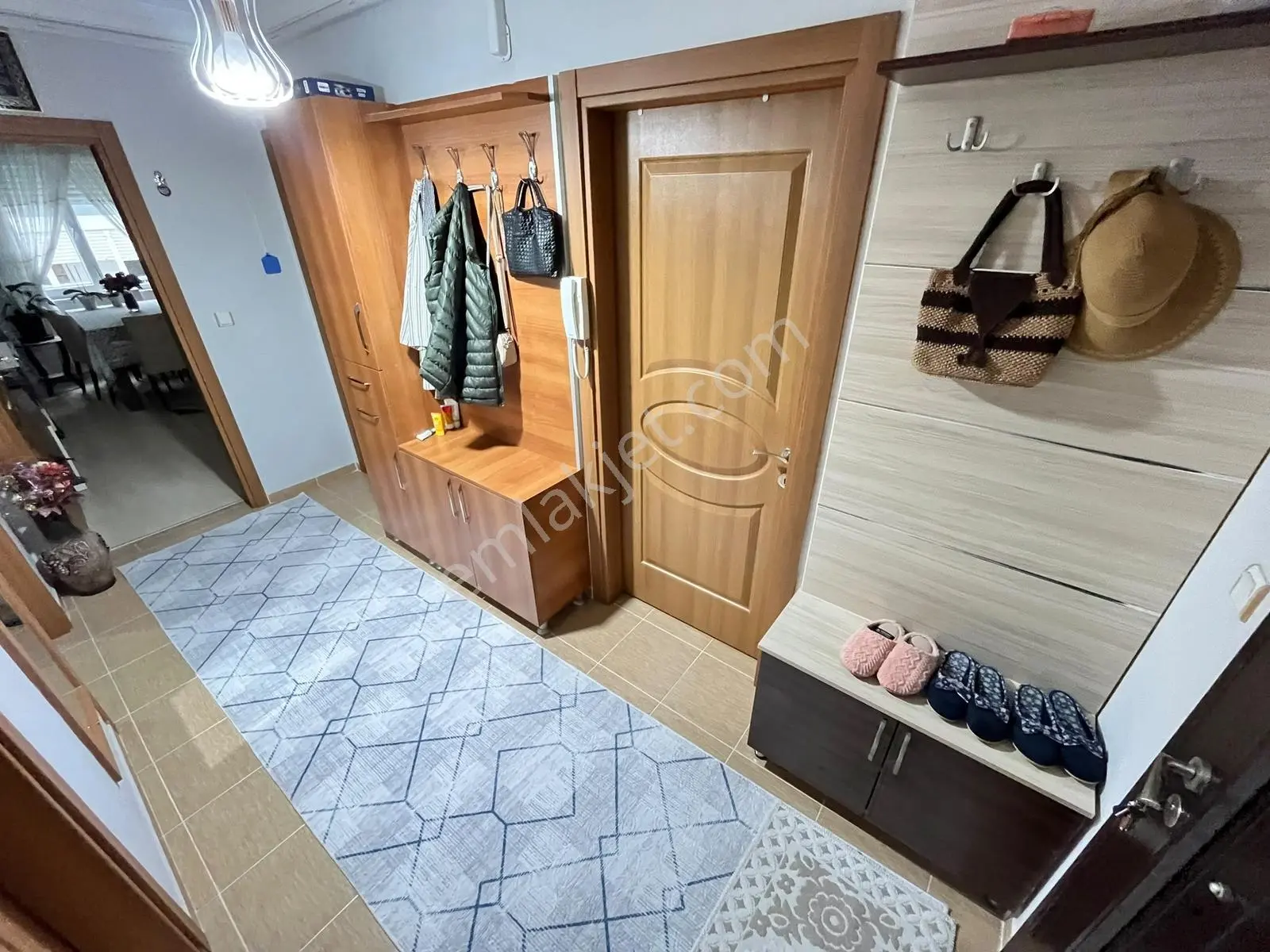 ▀güç'ten Altınkum'da Cam Balkonlu Kombili Arakat Geniş 2+1 Daire — fotoğraf 23