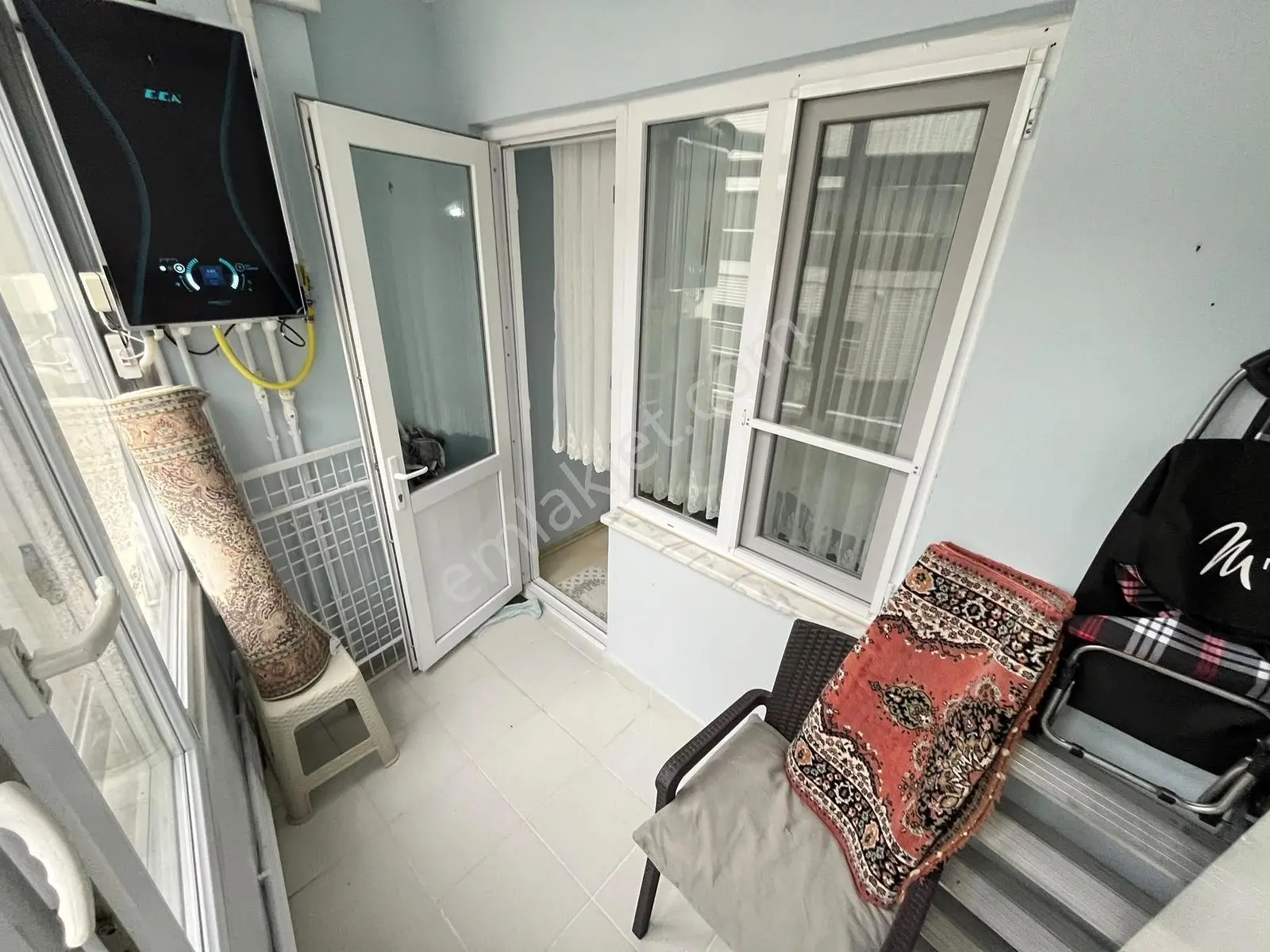 ▀güç'ten Altınkum'da Cam Balkonlu Kombili Arakat Geniş 2+1 Daire — fotoğraf 32