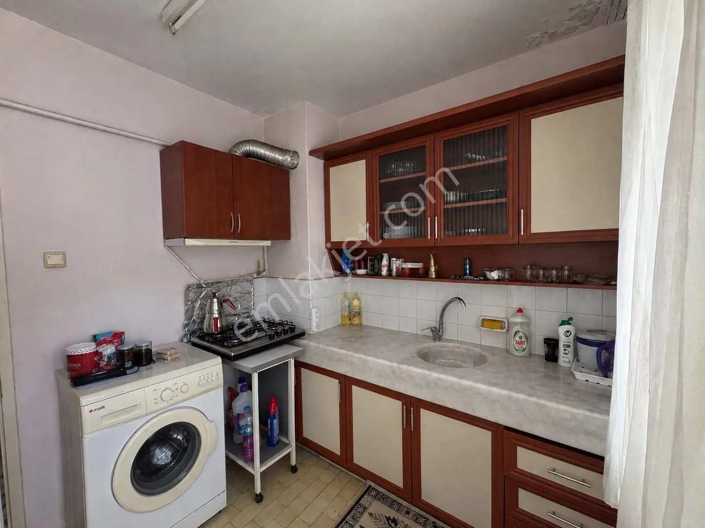 Ciftlik Mahallesinde İci Temiz Satılık Daire