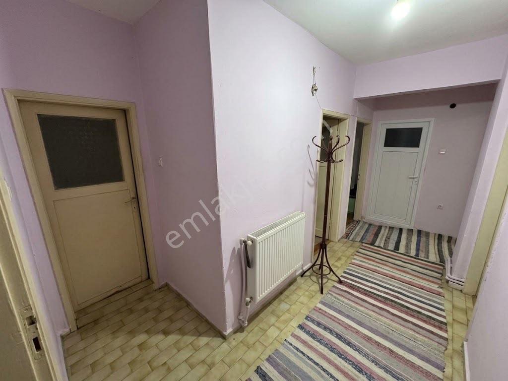 Ciftlik Mahallesinde İci Temiz Satılık Daire — fotoğraf 7